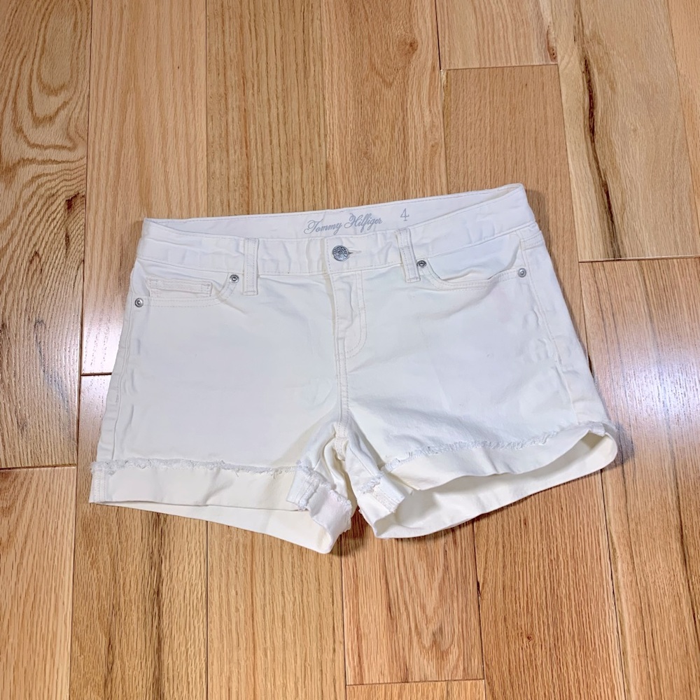 Tommy Hilfiger off white shorts. Size 4